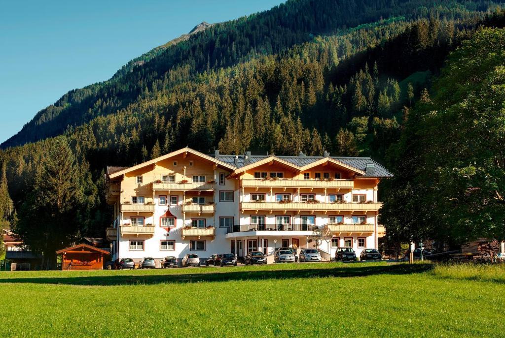 Hotel Grundlhof Bramberg am Wildkogel Oda fotoğraf