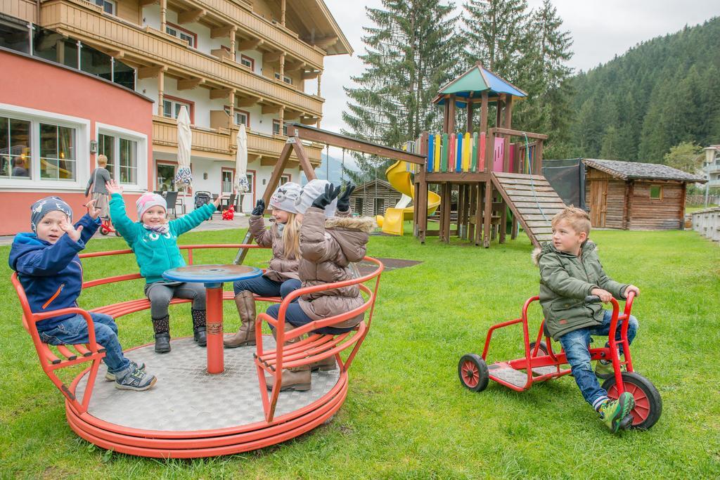 Hotel Grundlhof Bramberg am Wildkogel Dış mekan fotoğraf