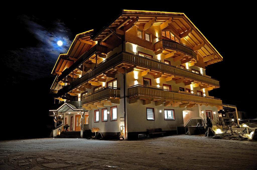 Hotel Grundlhof Bramberg am Wildkogel Dış mekan fotoğraf